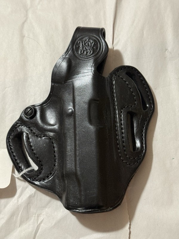 DeSantis Black Leather OWB Right Hand Holster Fits All 1911 5" Barrel - Preowned