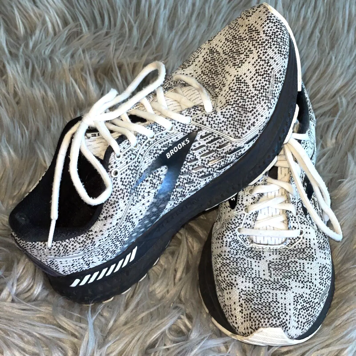 Brooks clearance knit shoes