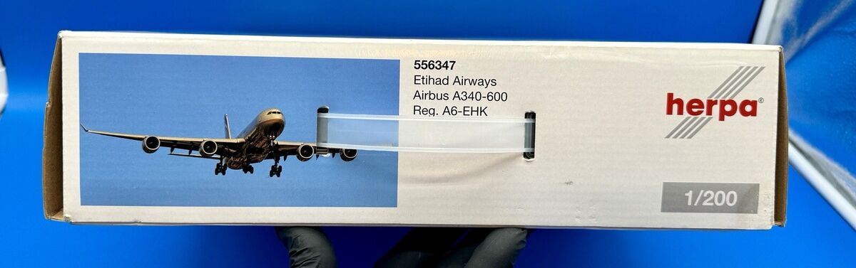 Herpa Etihad Airways Airbus A340-600 A6-EHK. 1:200. Etihad Herpa Etihad Airways Airbus A340-600 A6-EHK. 1:200. Etihad