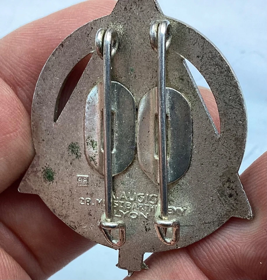 ANCIEN BADGE ÉMAILLÉ ÉCOLE DE SKI DE CHAMONIX SAVOIE CHAMOIS AUGIS LYON - Photo 3/4