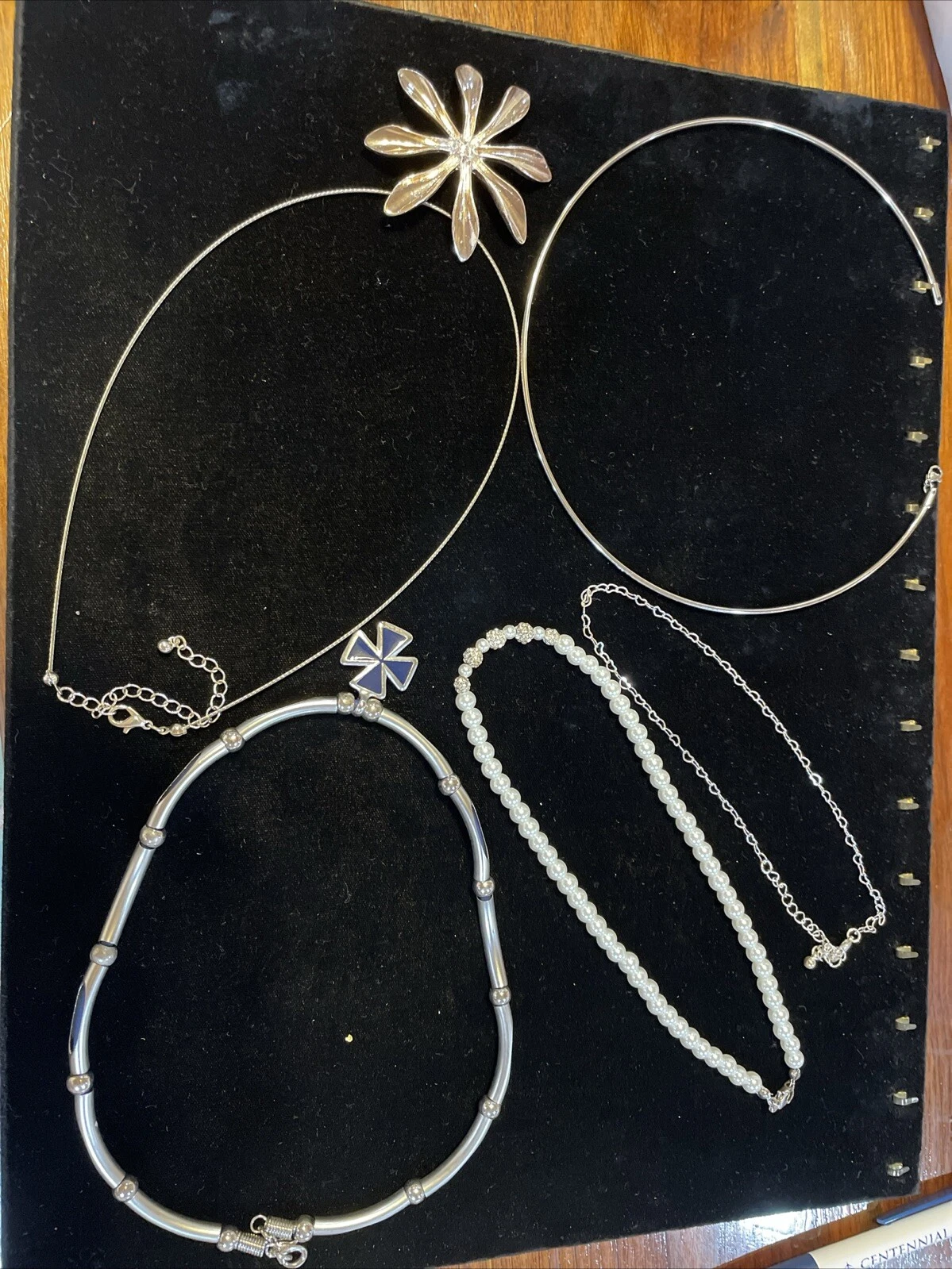 VETEMENTS Lotto di 5 collane girocollo WVKY02