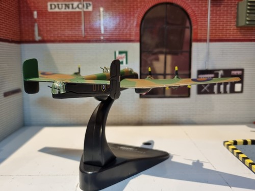 1:144 Handley Page Halifax B Mk3 1940 RAF Scale Diecast Model Metal Plane IXO - Picture 6 of 9