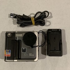 Sony Mavica MVC-FD7 Digital 90s y2k Floppy Camera 0.3MP 10x Zoom Silver WORKS