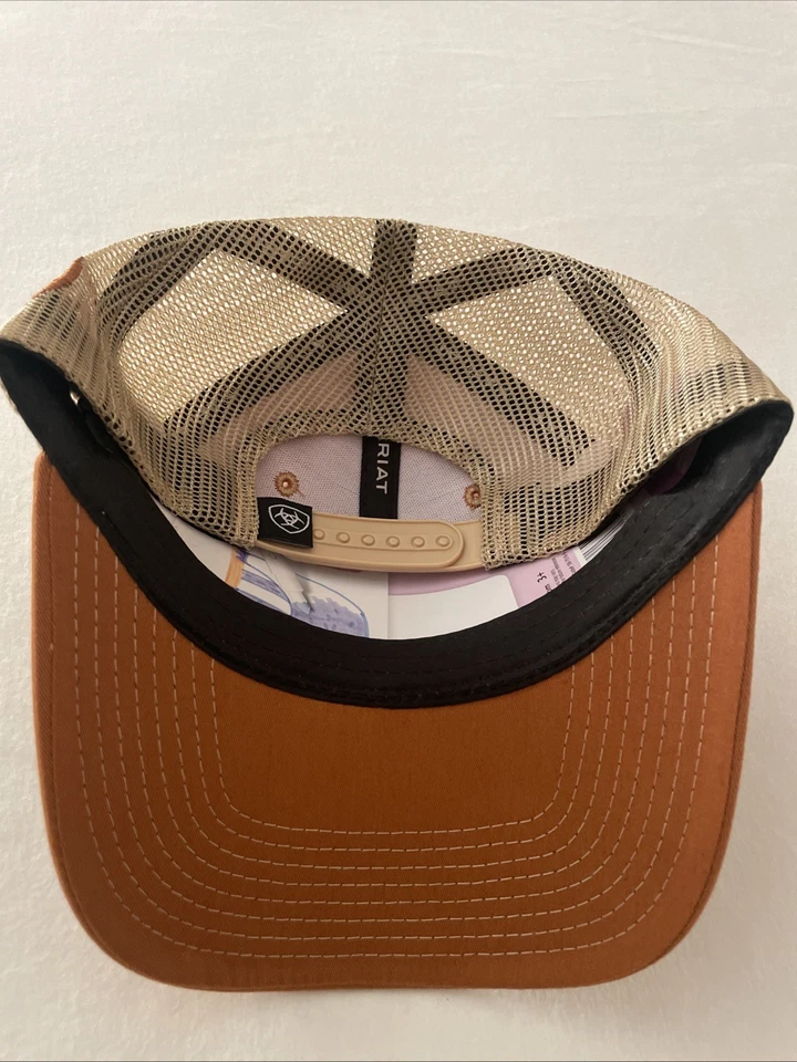 Chapéu boné ajustável masculino Ariat logotipo escudo malha traseira - Imagem 2 de 4