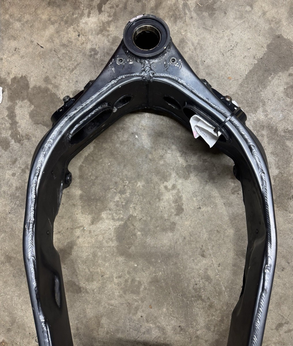 96-03 Kawasaki Ninja ZX7R ZX7 750 Main Frame Chassis EZREG CLEAN