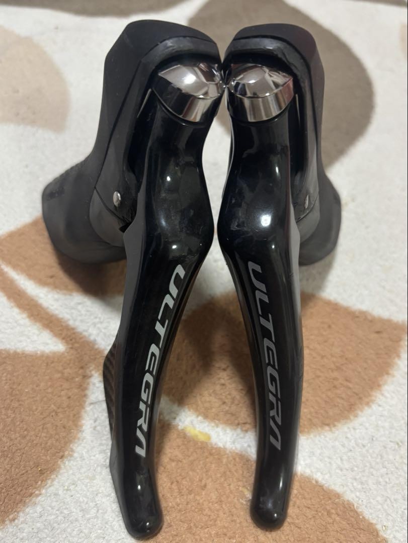 Shimano Ultegra ST-R8000 11 Speed STI Shifters for sale Shimano Ultegra ST-R8000 11 Speed STI Shifters for sale
