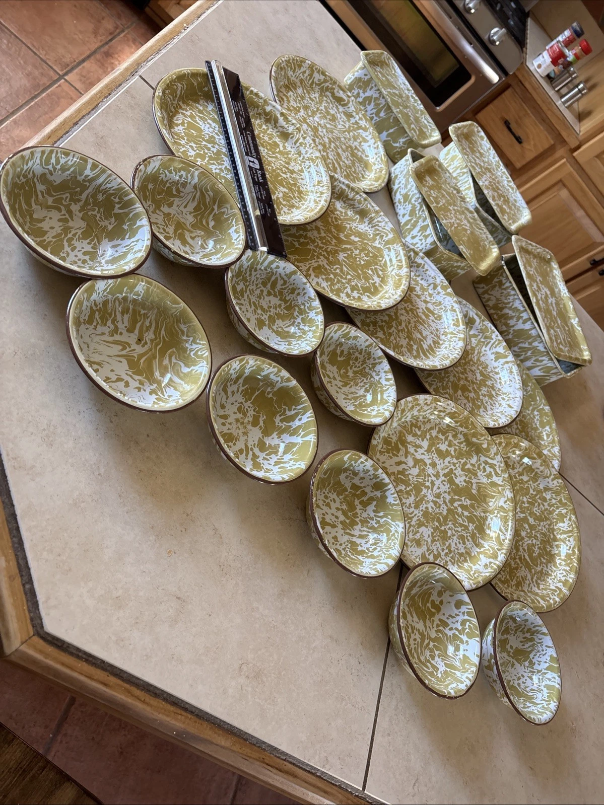 Amazing Set Of Gold Swirl Enamelware’s Dishes Bowls Casserole Pans With Lids