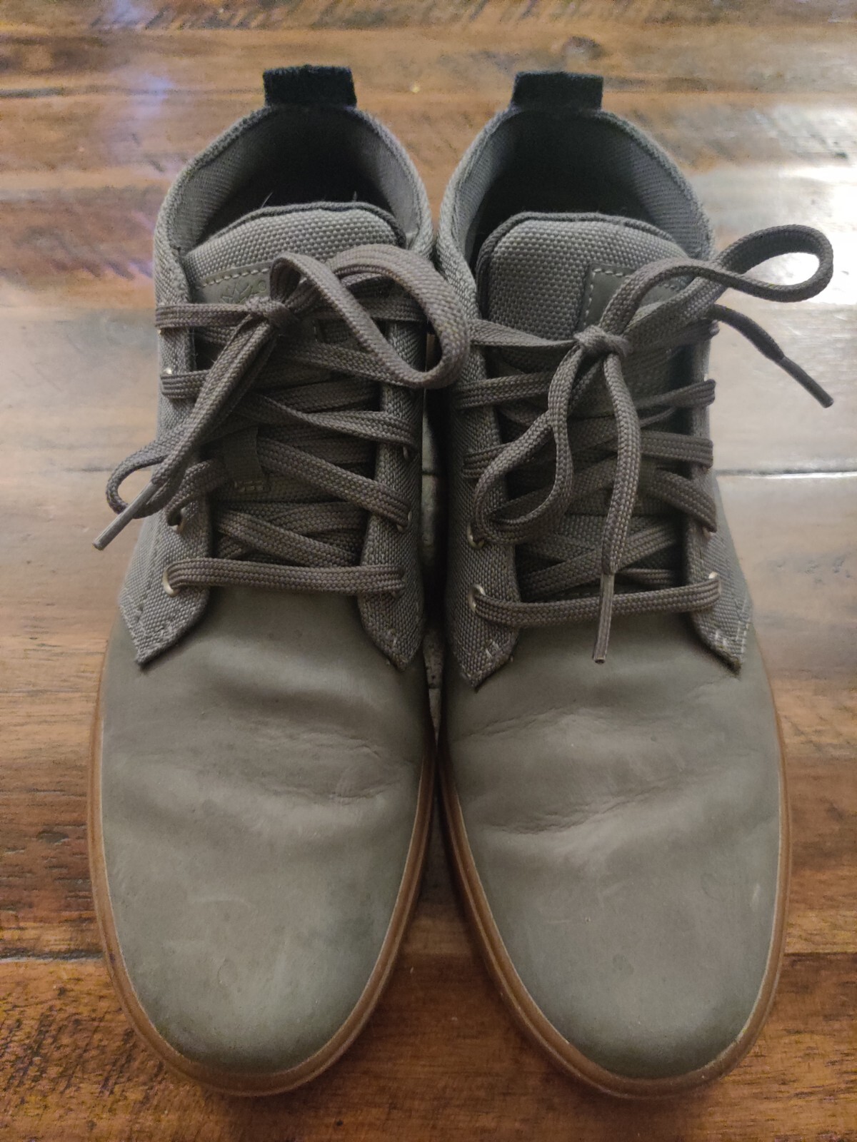 Groveton Chukka Sneakers. Grey 