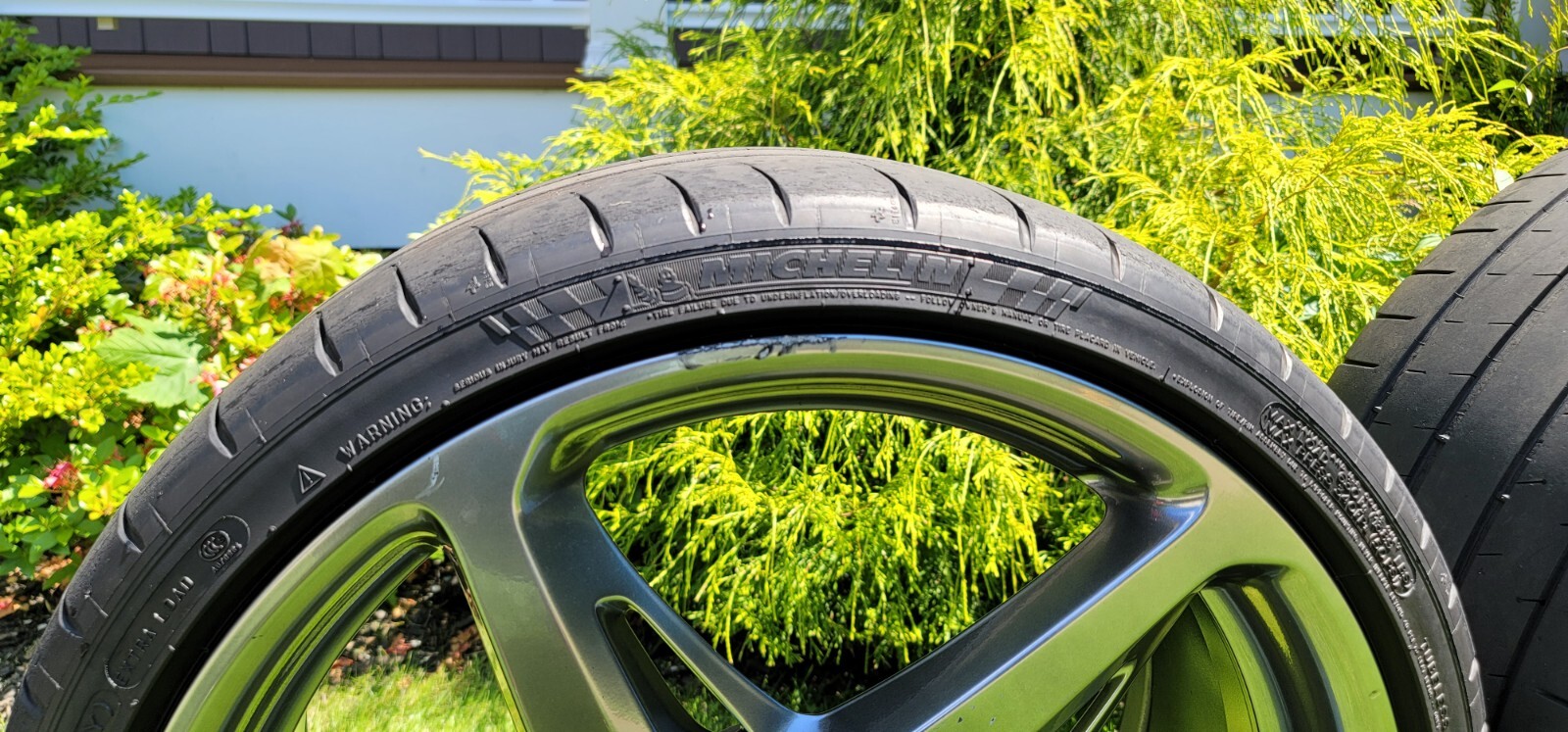 Ferrari 458 wheels and tire