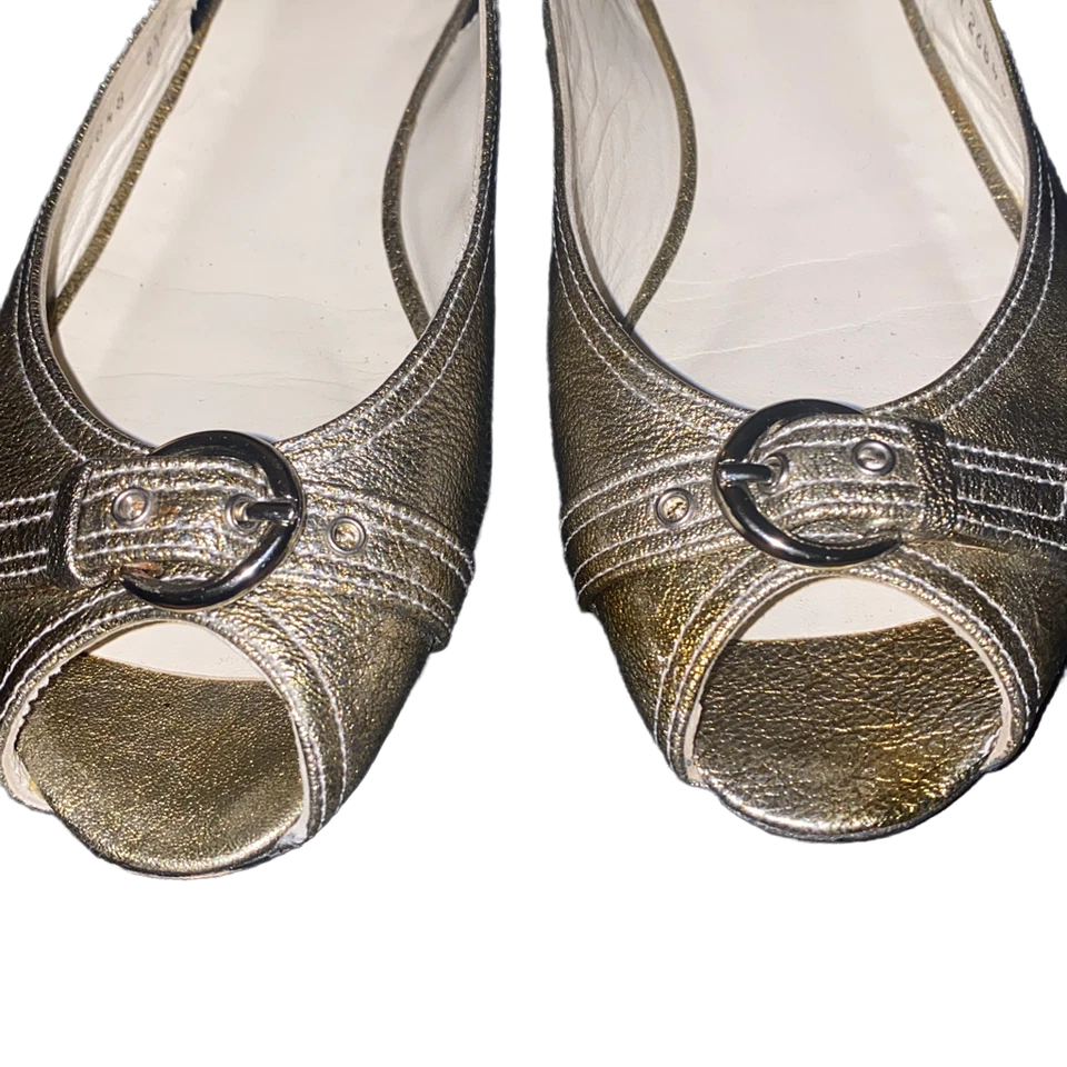 Stuart Weitzman Peek a Boo Open Toe Metallic Patent Leather Flats Size 8.5 - Image 2 of 4