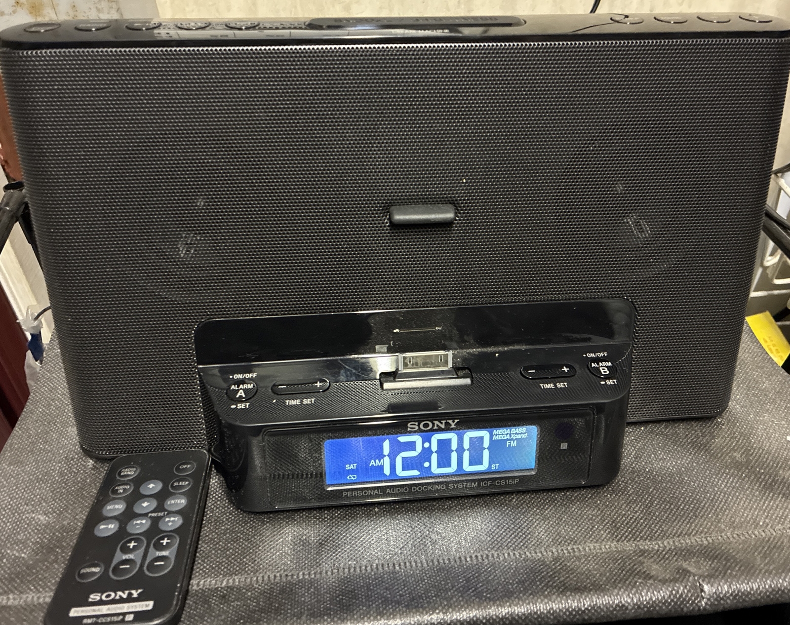 Sony ICF-CS15IP AM FM Clock Radio with iPod iPhone Dock and Speaker  