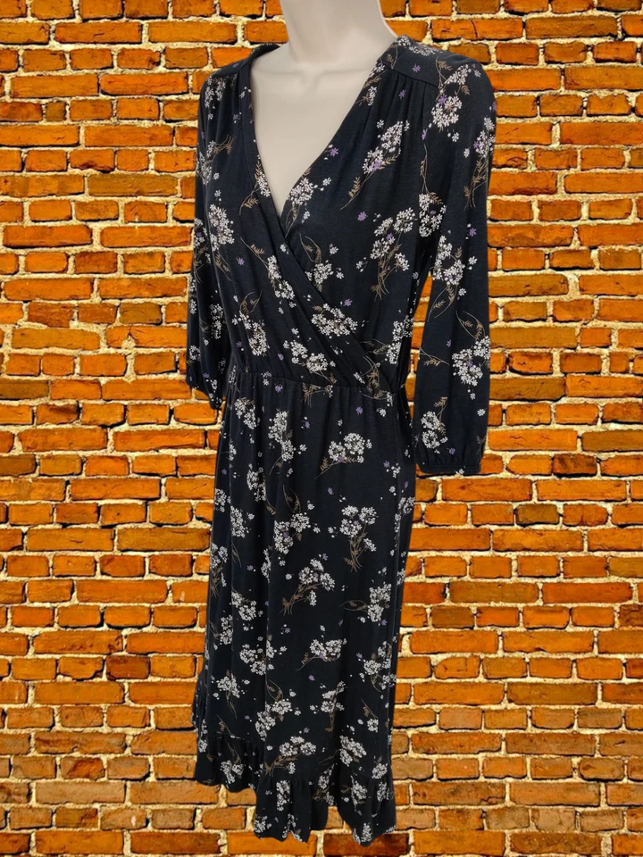 FAT FACE SIZE UK 6 BLACK FLORAL 3/4 SLEEVE CASUAL WRAP T SHIRT MIDI DRESS - Image 3 of 4