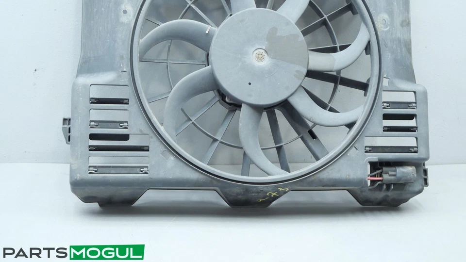 2011 LAND ROVER RANGE ROVER HSE VENTILADOR DE REFRIGERAÇÃO RADIADOR AH42-19E735-AB FABRICANTE DE EQUIPAMENTO ORIGINAL. - Imagem 2 de 4