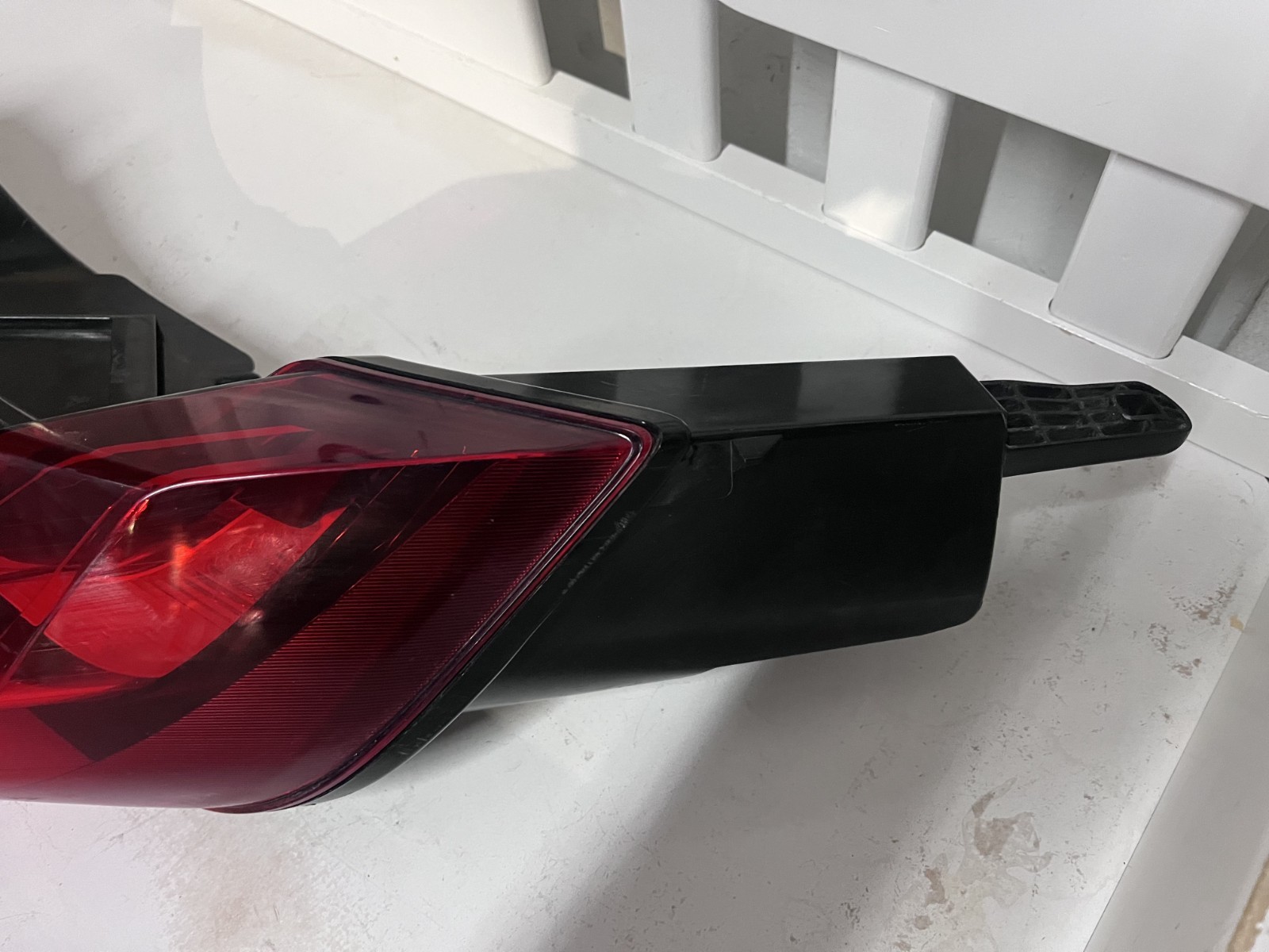 2014-2017 BMW I8 Right Tail Light (Between Gate and Bumper)