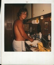 Old Vintage Photo COLOR POLAROID SOLO SHIRTLESS MAN GLASSES KITCHEN SINK DISHES