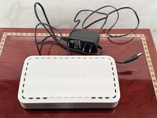 Netgear GS608 V3 8 Port Gigabit(10/100/1000 Mbps) Ethernet Switch w/Adapter