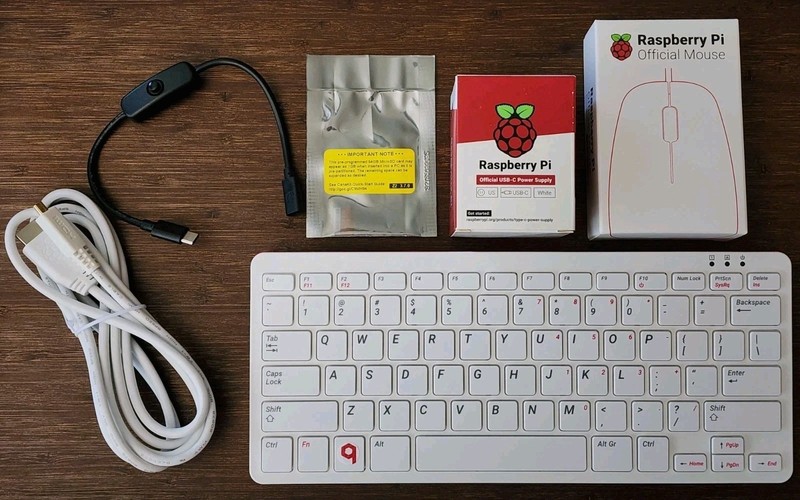 Raspberry Pi 400 All-in-One Keyboard Computer Kit US Layout Pi400US NWOB