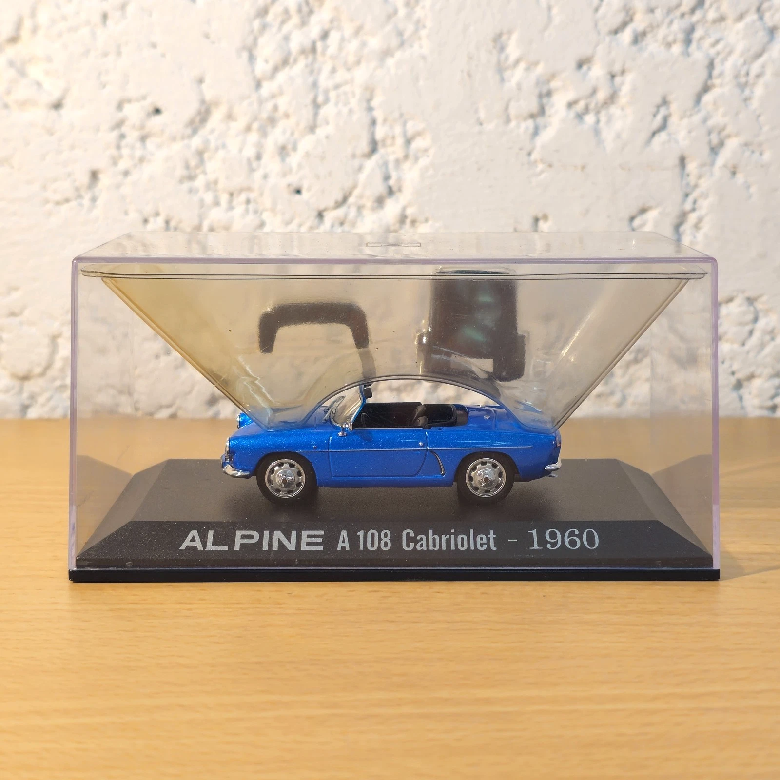 Alpine A 108 Cabriolet 1960 Métropole Collection M6 Interactions 1/43