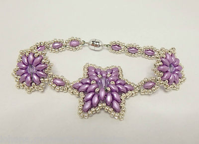 Armband mit Super-Duo und Swarovski Bicones, Blüten, lila, handmade, Handarbeit