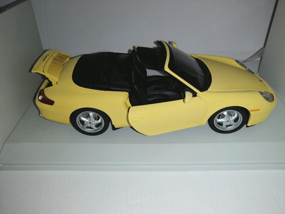 PORSCHE 911 CABRIO REF.27906 UT MODELS SCALA 1/18 - Immagine 3 di 4