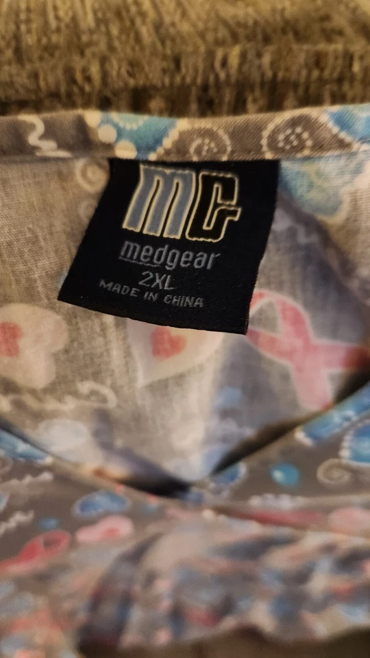 scrub top size 2x womens by Medgear - Image 2 of 2