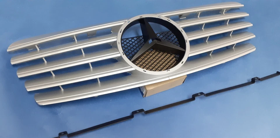 Parrilla delantera plateada para Mercedes Benz W208 1996-2002 CLK430 CLK320 CLK200 CLK230 Foto 3 de 4