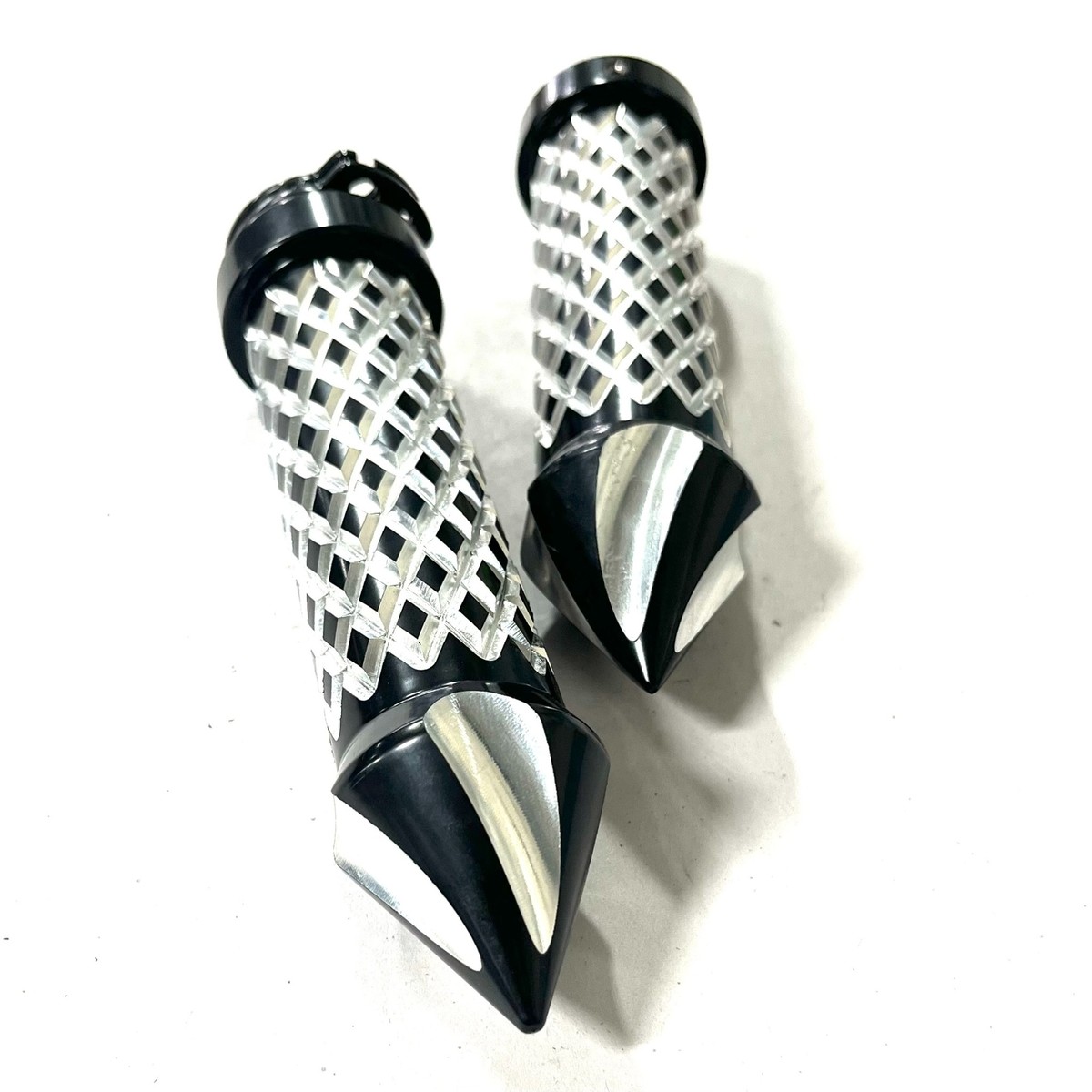 ゴルフグリップ GRIPS BLACK CONTRAST CUT DIAMOND PATTERN SPIKES FOR ALL KAWASAKI
