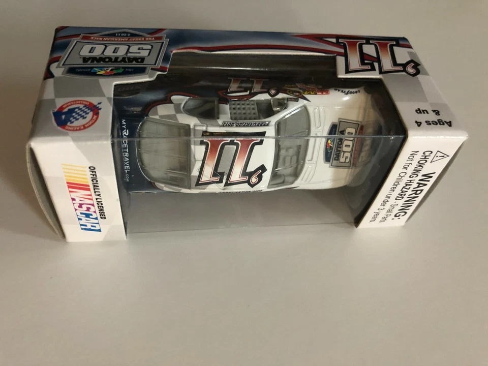 NASCAR 2/2011 DAYTONA 500 Race Program y 1:64 Diecast Stock Car de Lionel, en muy buena condición Foto 3 de 4