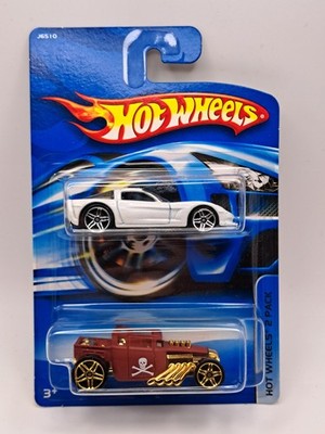 2006 Hot Wheels 2-Pack Corvette CR6 + First Edition Bone Shaker /w Gold PR5