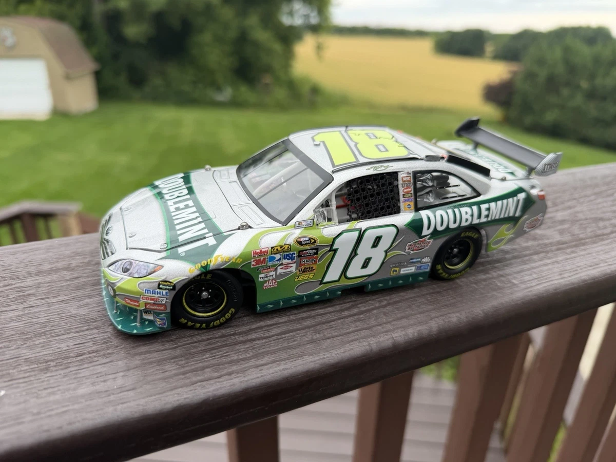 Toyota Diecast NASCAR Racecars 1:24 Kyle Busch Diecast Racing Cars