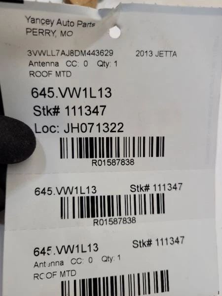 ANTENA MONTADA EN TECHO VOLKSWAGEN JETTA 2011-2018  Foto 4 de 4