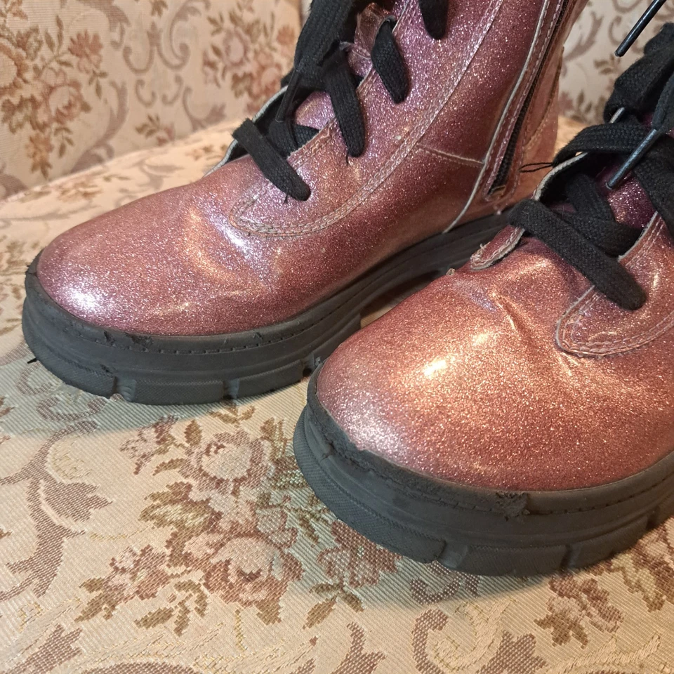 UGG Ashton Addie Pink Glitter Combat Boots - Изображение 2 из 4