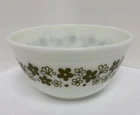 PYREX CRAZY DAISY SPRING  BLOSSOM Bowl 402 Glass OVENWARE Green White 1.5 qt