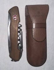 Victorinox WINE MASTER WALNUT WOOD for Wine Connoisseurs Leather Pouch 0.9701.63