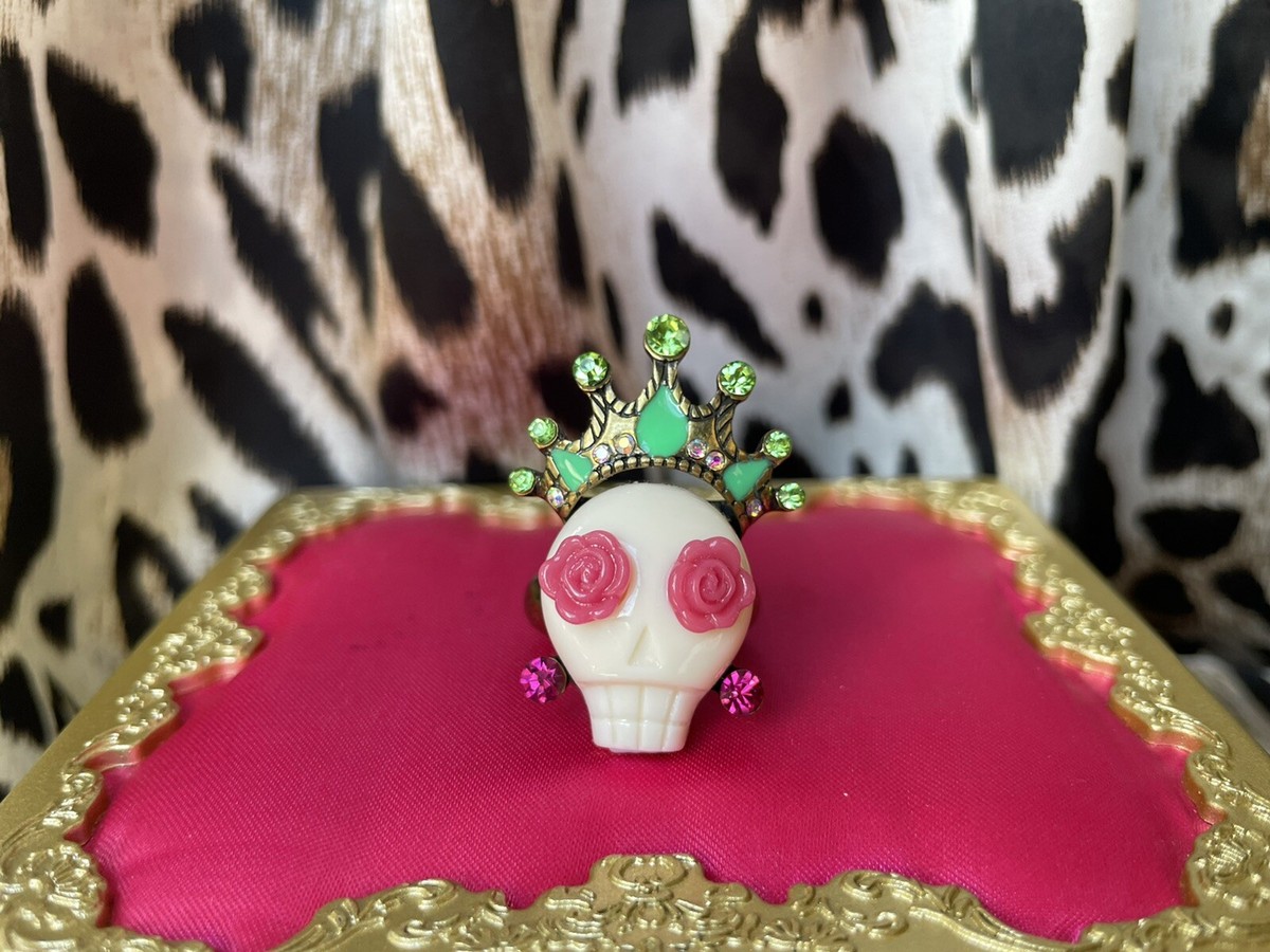 Betsey Johnson Caribbean Queen Mermaid Queen Skull Lucite Rose Crown Ring