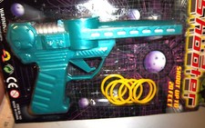 Ring Shooter toy plastic gun, shoots plastic rings up to 20 feet, ages 3 NIP