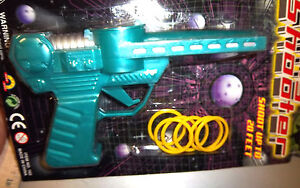 Ring Shooter toy plastic gun NIP shoots plastic rings up to 20 feet ages 3