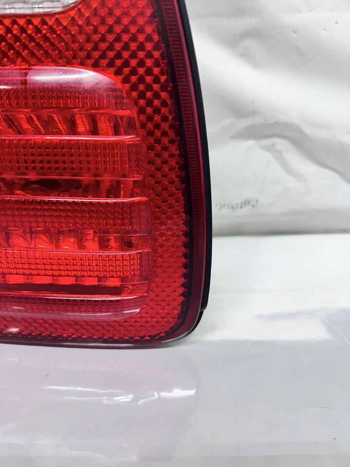 1998-2002 LEXUS LX470 J100 INNER TAILLIGHT TAIL LIGHT LAMP DRIVER LH OEM NICE ✅ - Image 3 of 4