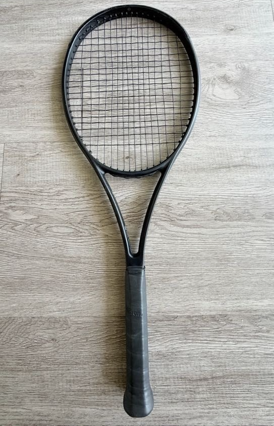 新品未使用　Wilson NOIR BLADE 98 16X19 V8.0 Wilson Blade 98 V8 Noir (16X19) | Gripsize 4 1/8 | Great Condition
