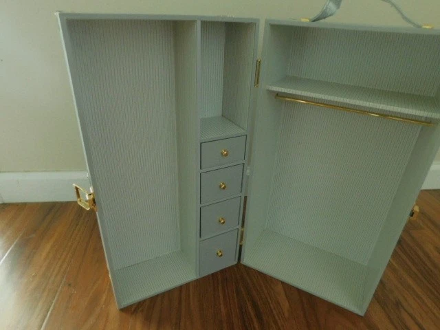 Baúl armario Franklin Mint Jackie Kennedy con 3 perchas y foto de boda Foto 3 de 4