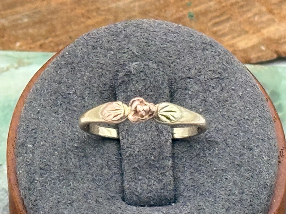 Vintage 10K Solid Yellow Gold Black Hills Gold Rose Band Ring sz 7.25--1837.25 - Image 2 of 4