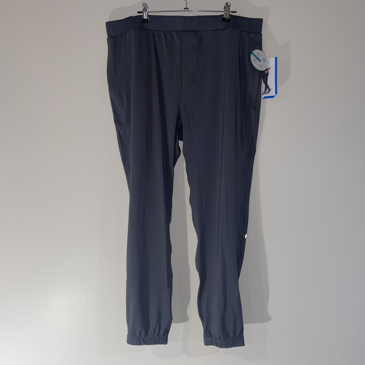NWT Mens Mondetta Outdoor Performance Fabric Jogger Zip