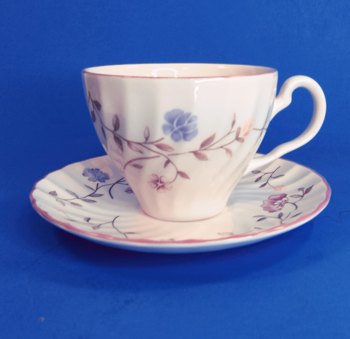 Vintage Johnson Brothers Summer Chintz Set of 2 Tea Cups & Saucers eBay