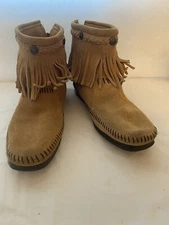 Minnetonka Fringed Moccasin Bootie Womans Brown Suede Smoke Odor Back Zip SZ 7.5