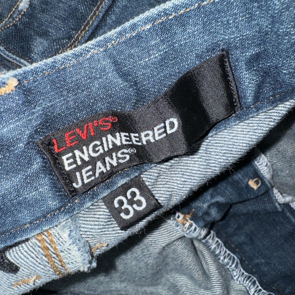 Rare Vintage 2000 LEVI'S Jeans Engineered Twisted W33 L32 Rare Vintage 2000 LEVI'S Jeans Engineered Twisted W33 L32