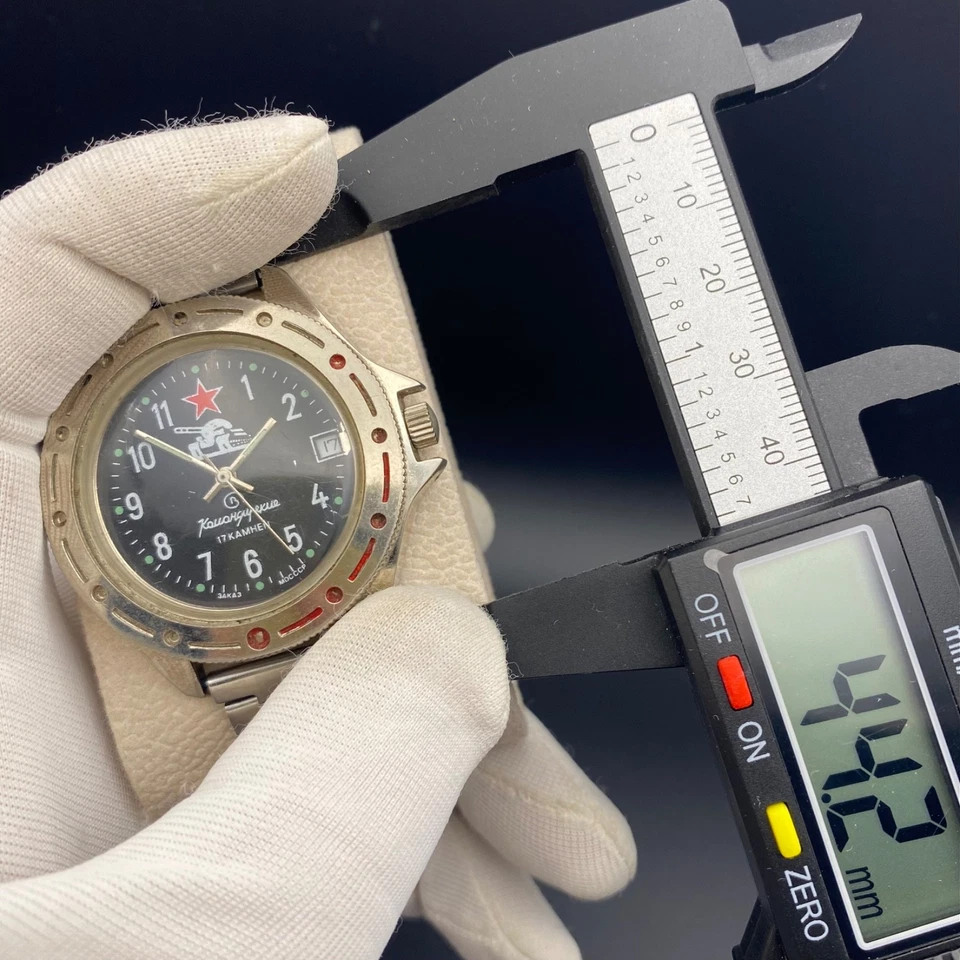 Reloj Militar Hombre URSS Vintage Años 80 VOSTOK KOMANDIRSKIE Cuerda Manual Foto 4 de 4