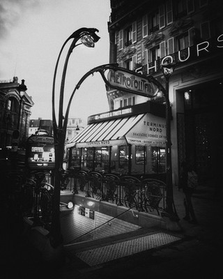 Fine Art Photography 5x7, 8x10, 11x14, 16x20 - Paris, France Street