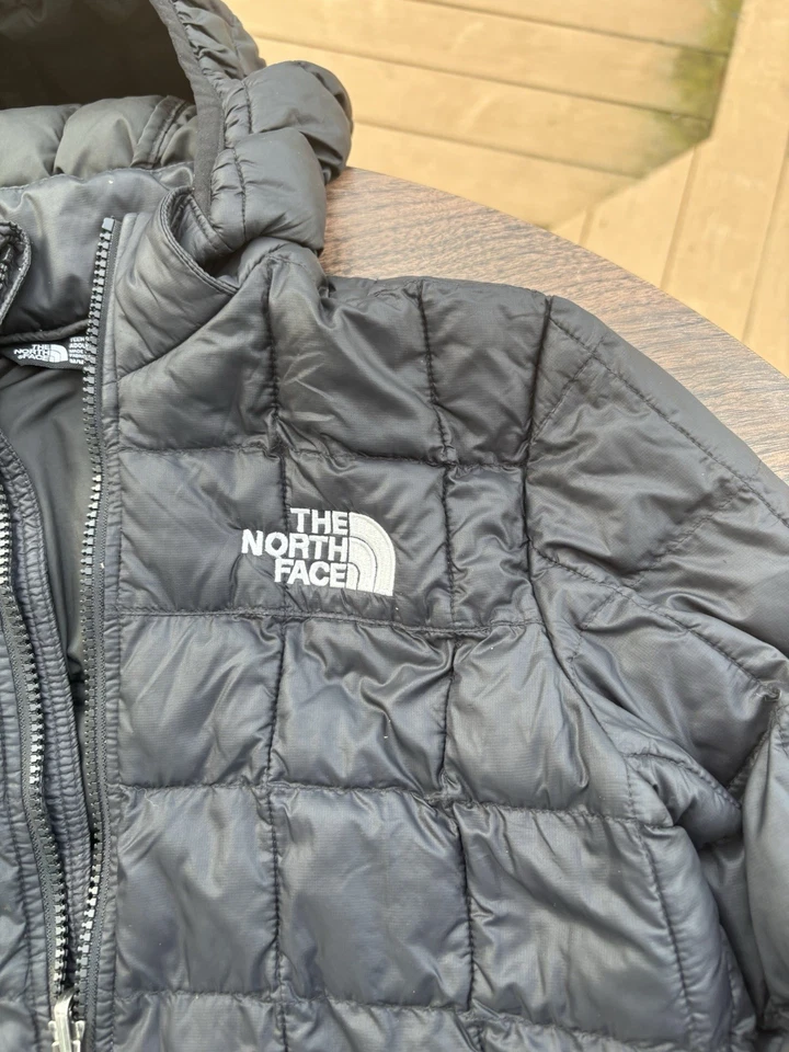 Chaqueta North Face Thermoball Adolescentes Niños Talla Mediana 10 Negra Con Capucha Foto 3 de 4