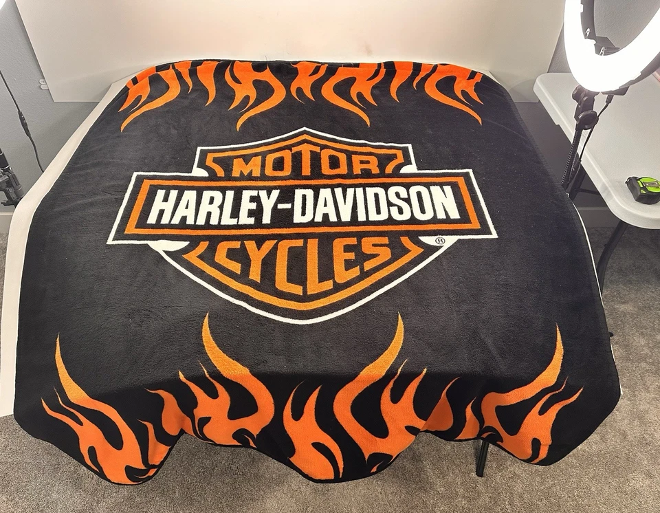 Manta Harley Davidson clásica de felpa súper suave negra llamas Foto 2 de 4