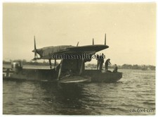 Orig. Foto Luftwaffe Piloten mit Wasserflugzeug Flugboot Dornier B&V ca. 1943